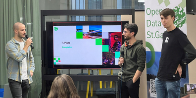 Die Erstplatzierten am Hackathon 2022: Nicola Wullschleger, Daniel Muxel und Chris Rüttimann.