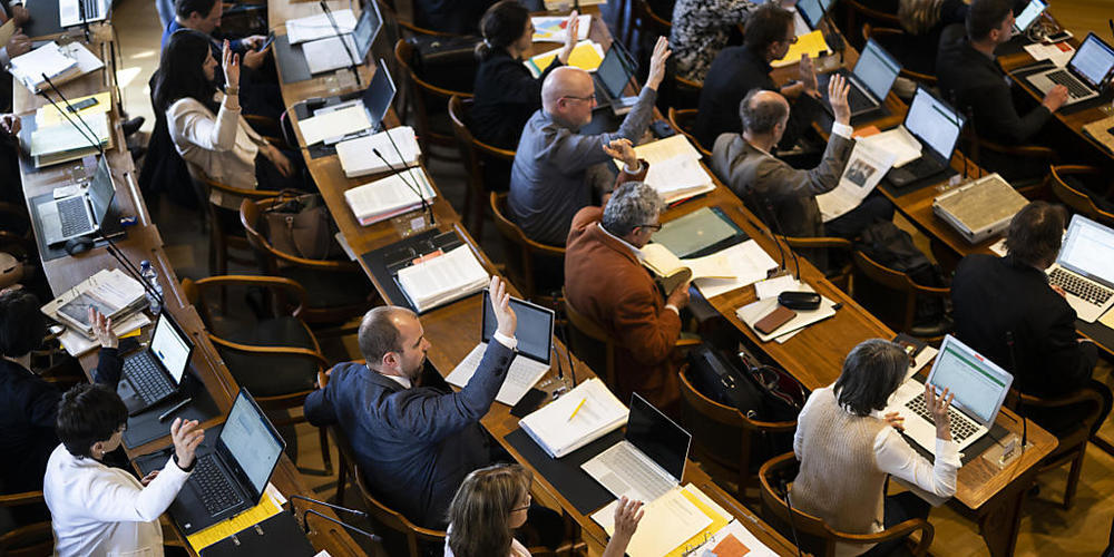 Der St. Galler Kantonsrat wird Ende November über eine erneute Steuersenkung entscheiden. (Archivbild)