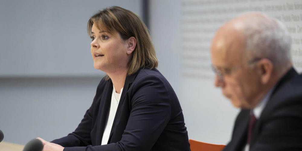 Neue Direktorin der eidgenössischen Steuerverwaltung: Tamara Pfammatter. Im Bild mit Finanzminister Ueli Maurer.