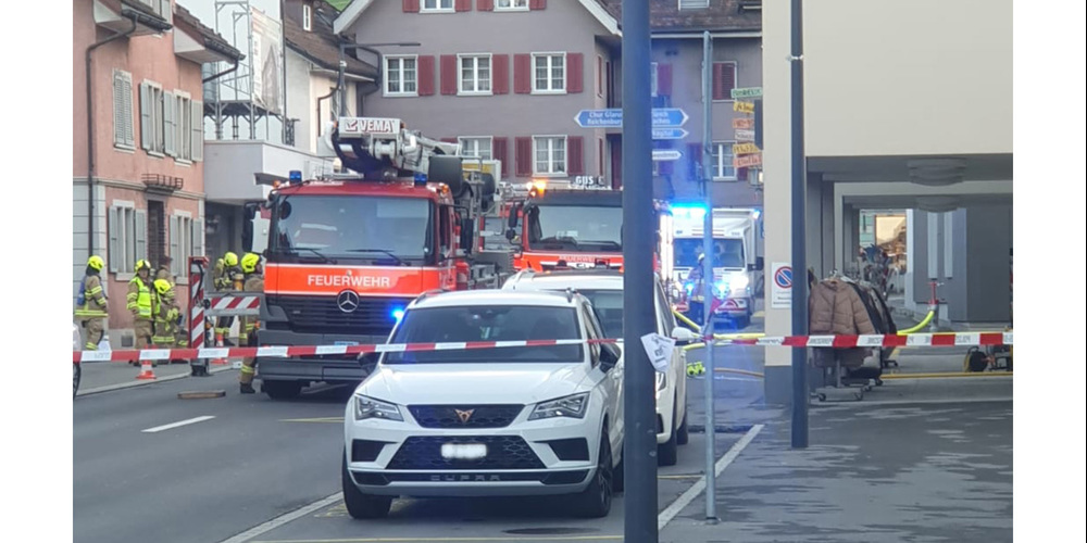 Die Feuerwehr Schübelbach musste heute zu einem Wohnungsbrand in Siebnen ausrücken.