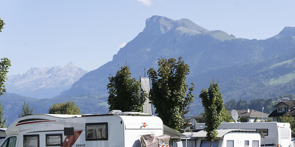 Die Übernachtungszahlungen auf Campingplätzen sind nach dem Corona-Boom wieder rückläufig. (Archivbild)