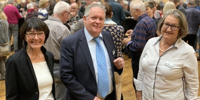 Unterhielten die zahlreichen Gäste aufs Beste: Stadträtin Dorena Raggenbass, Stadtpräsident Thomas Niederberger und Christine Heuberger-Bär (v.l.).