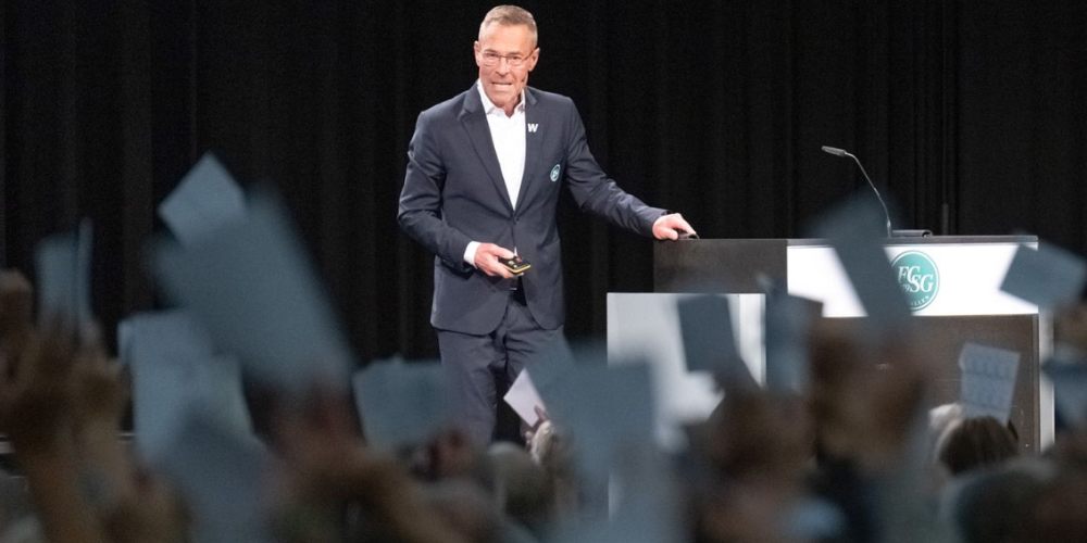 Matthias Hüppi an der GV