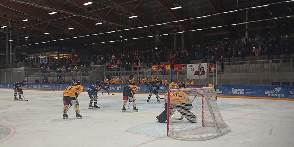 Mehr als 300 Zuschauer sahen in der Uzehalle eine unterhaltsame und spannende Partie.