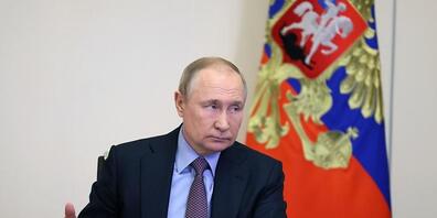 Der russische Präsident Wladimir Putin bei einem Treffen per Videokonferenz. Foto: Mikhail Metzel/Sputnik Kremlin/AP/dpa - ACHTUNG: Nur zur redaktionellen Verwendung und nur mit vollständiger Nennung des vorstehenden Credits