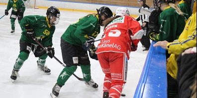 Hart umkämpfte Spiele auf dem Eisfeld.