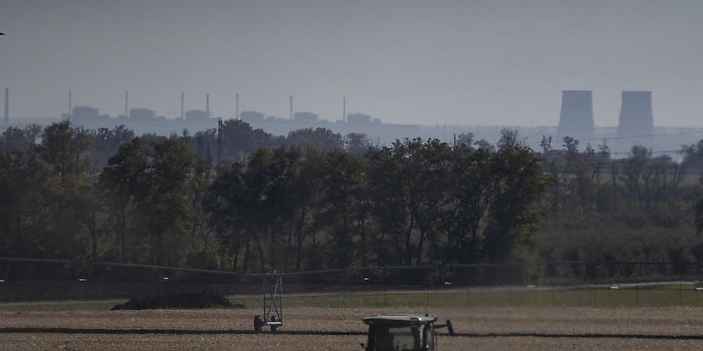 ARCHIV - Das Atomkraftwerk Saporischschja ist bereits mehrfach unter Beschuss geraten. Foto: Leo Correa/AP/dpa