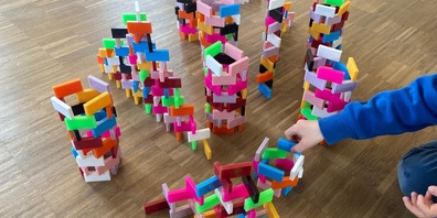 Bei den Kreativkursen gibt's auch einen Domino Day.