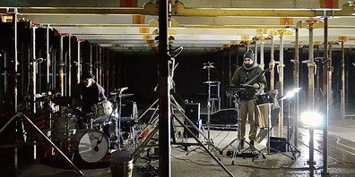 Carlo Lorenzi ist ein weiteres Mal musikalisch auf der Zentrumsbaustelle in Diepoldsau zu Gast