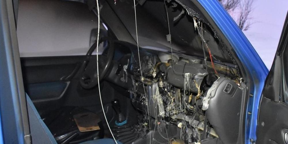 Ein im Handschuhfach deponierter Drohnenakku entzündete sich am Donnerstag selbst und setzte ein Auto in Brand.