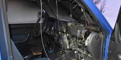 Ein im Handschuhfach deponierter Drohnenakku entzündete sich am Donnerstag selbst und setzte ein Auto in Brand.