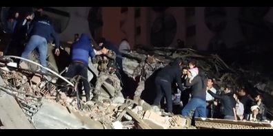 Fieberhafte Suche nach Überlebenden: Helfer im Kampf gegen die Zeit.