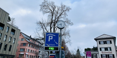 Morgens um 09:14 Uhr. Ist die Uhr am Stadthofplatz das Einzige, das falsch tickt?