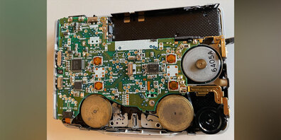 An der ReparierBar Prättigau wurde manch Oldtimer wiederbelebt, zum Beispiel dieser Walkman.