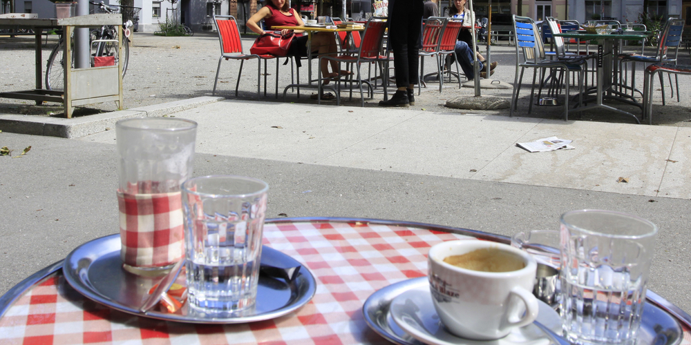 Am stärksten gestiegen sind die Arbeitslosenzahlen im Detailhandel und im Gastgewerbe.