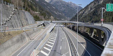 Im Kanton Uri werden politische Forderungen nach neuen Verkehrsregulierungen am Gotthardtunnel laut. (Archivbild)