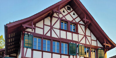 Das alte Pfarrhaus erstrahlt dank sorgfältiger Sanierung in neuem Glanz.
