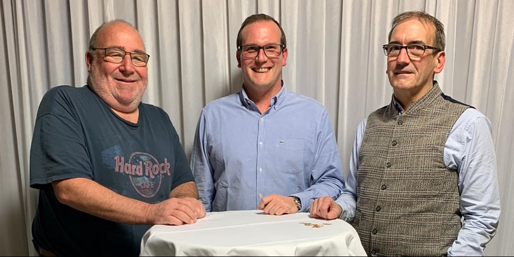 Die FDP Region Diessenhofen unterstützt geschlossen Vizestadtpräsident Kevin Kern bei den Erneuerungswahlen 2023 (in der Mitte zwischen Andreas Wenger Präsident und Dominik Büsser Kassier der FDP Region Diessenhofen)