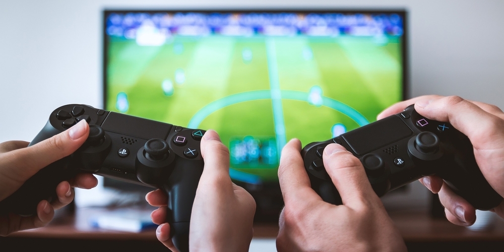Am Game-Event kann man sich unter anderem in einem digitalen Fussball-Turnier messen. (Symbolbild)