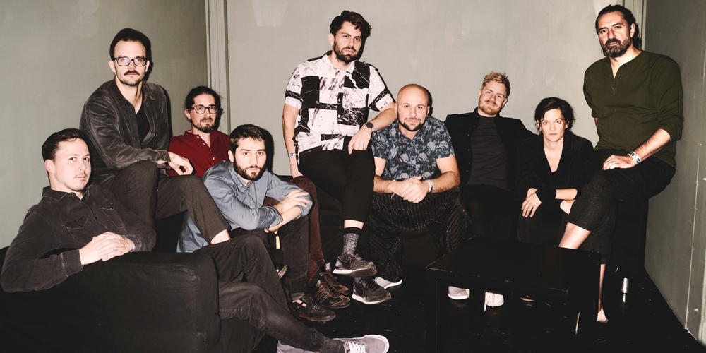 Mischen Polka mit Chanson, Brass sowie World-Musik und singen dazu mehrsprachig: die Band Šuma Čovjek.