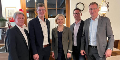 Der St.Margrether Gemeinderatskandidat Hansruedi Köppel (v.l.), Nationalrat Mike Egger, Ständeratskandidatin Esther Friedli, Kreisparteipräsident und Nationalratskandidat Markus Wüst sowie Nationalrat Roland Rino Büchel stellten sich den Delegierten der Kreispartei der SVP Rheintal vor.