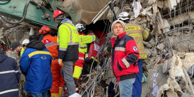 Aus diesem Trümmerberg konnten die Vorarlberger Helfer noch zwei Menschen retten