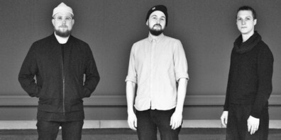 «Quiet Tree» mit Simon Spiess – Saxofon, Marc Méan - Piano, Synth und Jonas Ruther – Schlagzeug.