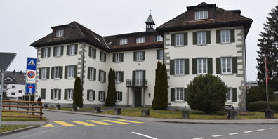 Der Stein des Anstosses: Das Patreshaus in Nuolen soll künftig als Asyl-und Durchgangszentrum dienen. 
