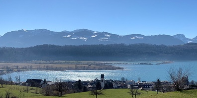 Schmerikon mit Riedland.