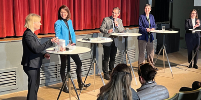 Esther Friedli (SVP), Susanne Vincenz-Stauffacher (FDP), Moderator Daniel Sager, Barbara Gysi (SP) und Franziska Ryser (Grüne)