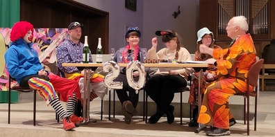Seit 20 Jahren wird am Schübeldonnerstag der Narrengottesdienst in der Uzner Stadtkirche gefeiert.