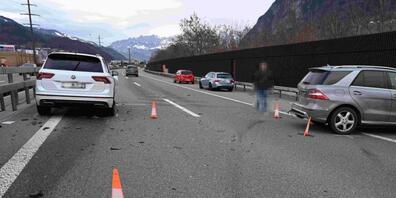 Wegen eines Reifens kam es am Freitagnachmittag in Mels zu einem Unfall auf der A3. Es wurde niemand verletzt.