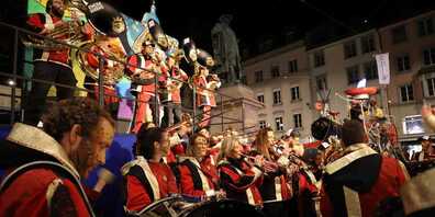 Guggenmusiker an der St.Galler Fasnacht 2023.
