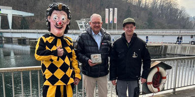 Das Fasnachtskomitee Schaffhausen ehrt SHPower für seinen Einsatz. Hagen Pöhnert nahm den Preis entgegen. 