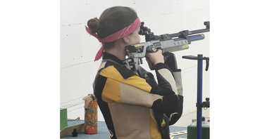 Céline Depeder visiert den nächsten Zentrumstreffer an.