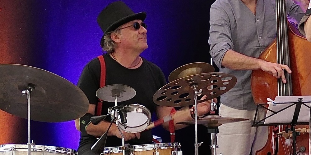 Carlo Lorenzi spielt ein letztes Mal in Diepoldsau ein Baustellenkonzert
