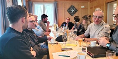 Nach der eigentlichen Hauptversammlung blieb man noch zu einer Vesper zusammen.