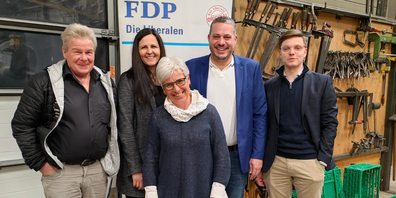 Arthur Tobler, Kantonsrätin Andrea Abderhalden, Vreni Tobler, Kantonsratspräsident Jens Jäger und Kantonsrat Ruben Schuler (v.l.n.r.)
