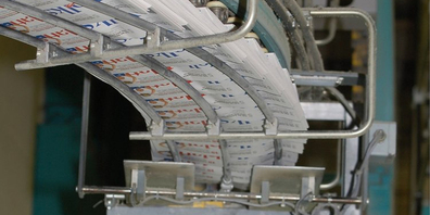 Das "Liechtensteiner Volksblatt" kommt aus der Druckmaschine. Dieses Bild wird es in Zukunft nicht mehr geben. 