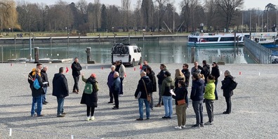 Am 3. Juni steht hier alles parat für SRF bi de Lüt live aus Kreuzlingen: Technische Absprache zwischen dem SRF und OK auf dem Hafenplatz. 