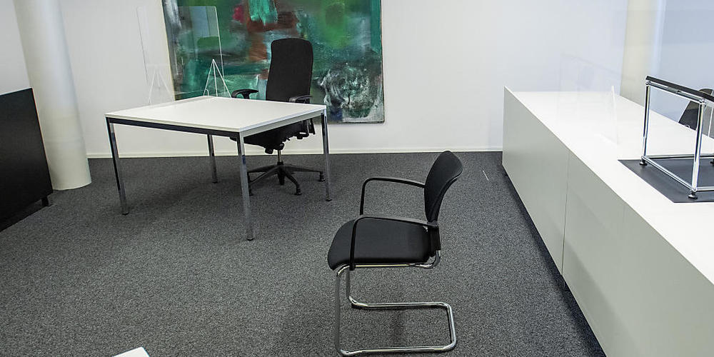 Der Beschuldigte zeigte am Prozess wortkarg. (Symbolbild)