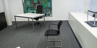 Der Beschuldigte zeigte am Prozess wortkarg. (Symbolbild)