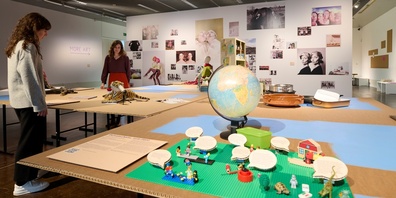 Die aktuelle Ausstellung «doing family» dauert noch bis am Sonntag, 19. März 2023.