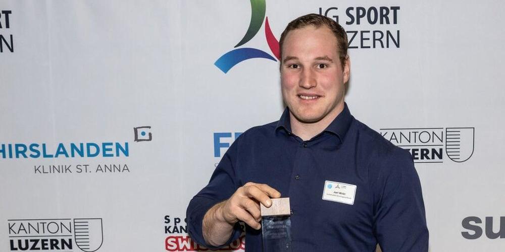 Schwingerkönig Joel Wicki hat den Luzerner Sportpreis 2022 gewonnen.