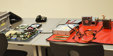 Nicht nur theoretisch, sondern auch praktisch bekommen die Jugendlichen einen ersten Einblick in die Berufswelt