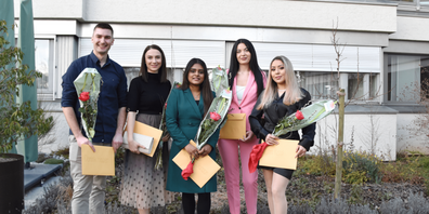  Die frischgebackenen Pflegefachpersonen HF (v.l.) Dominik Hauser, Tihomira Nikolova, Vithujica Rajakumaran, Marija Gajic, Zahra Rezai