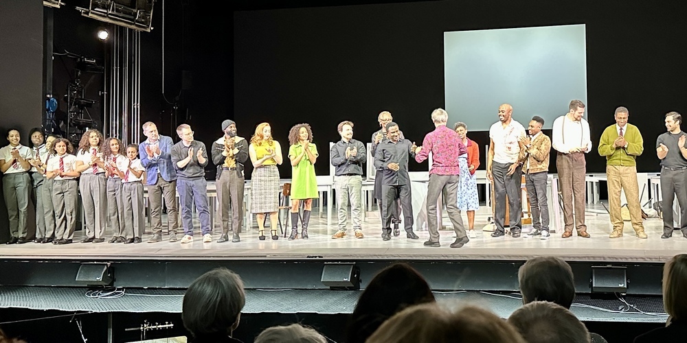 Lange Standing Ovations für das Premierenensemble