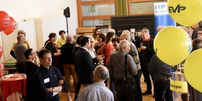 Farbenfrohe Gelegenheit für politische Gespräche.