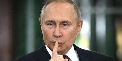 Kremlchef Putin fordert von der russischen Rüstungsindustrie mehr Anstrengungen zur Unterstützung der Streitkräfte seines Landes. Foto: Sergey Guneev/Pool Sputnik Kremlin via AP/dpa