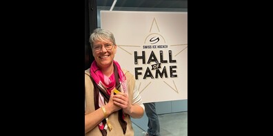 Monika Leuenberger als Nachwuchstrainerin des EHC Kreuzlingen-Konstanz in die Schweizer Hall of Fame aufgenommen.